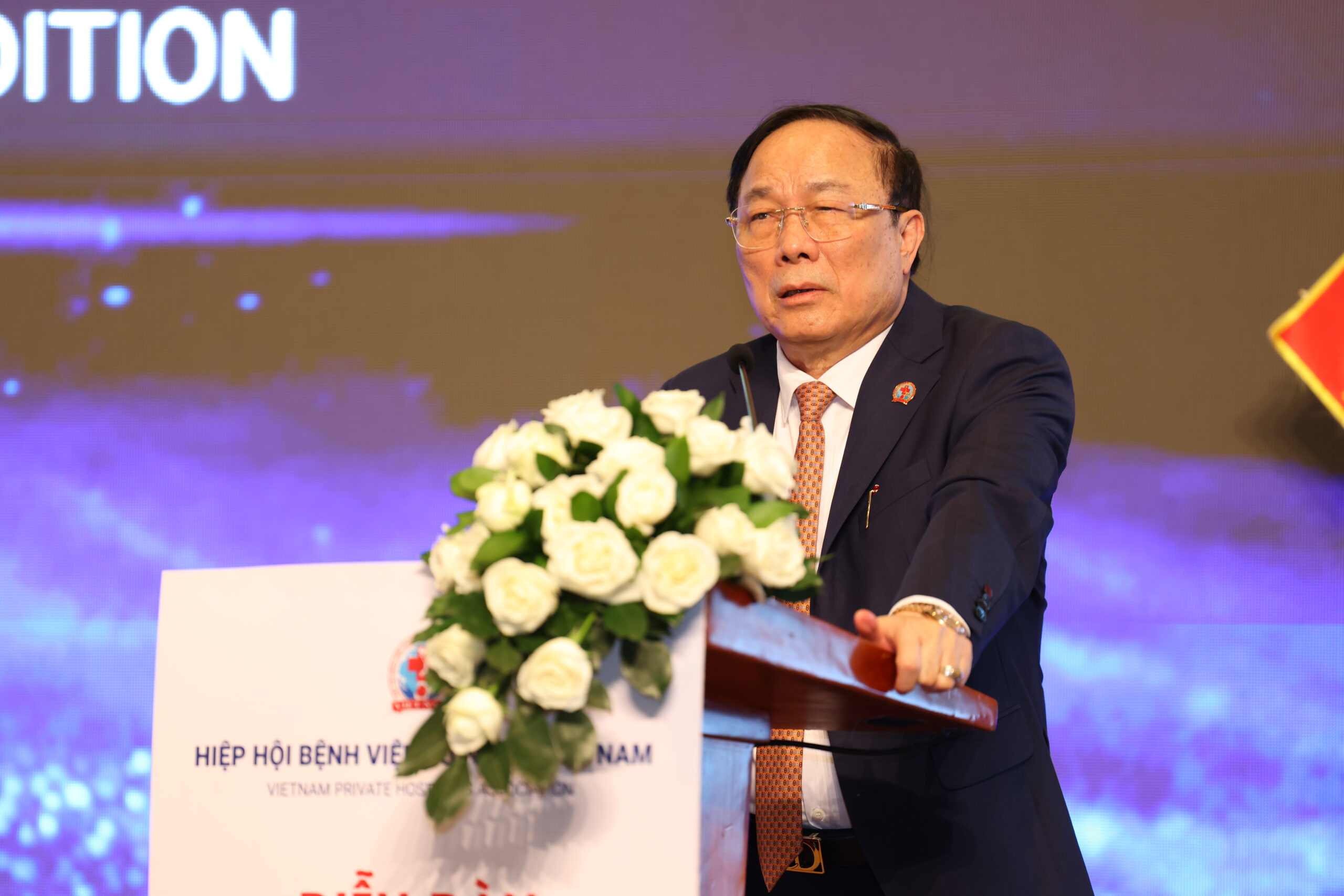 GS. Viện sĩ DD. Nguyễn Văn Đệ phát biểu tại Diễn đàn